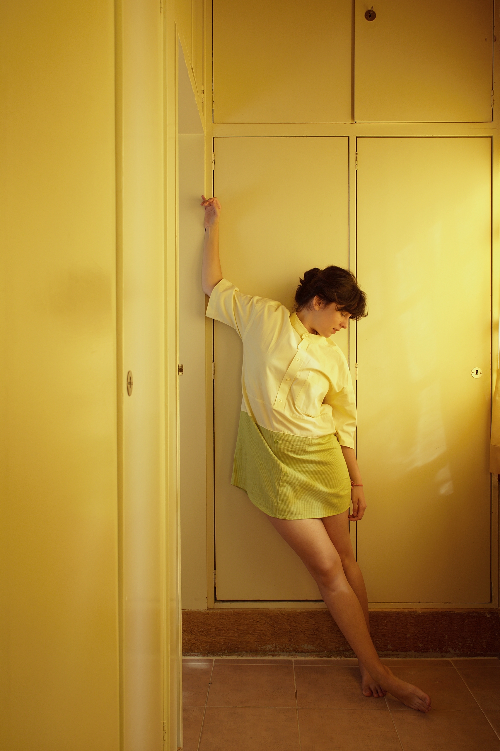 From the series "Ode to A.L."
Tribute to architect and writter Adolf Loos, a lover of stripped-down, clean simplicity, precursor of Bauhaus and author of the so-called 'Raumplan'.
Photography: Pavel Hache
Model: Monika Stankovièová
Light Assistant: Ivan Málek
Creative Assistant: Monika Stankovièová
Dressed by Bagbet